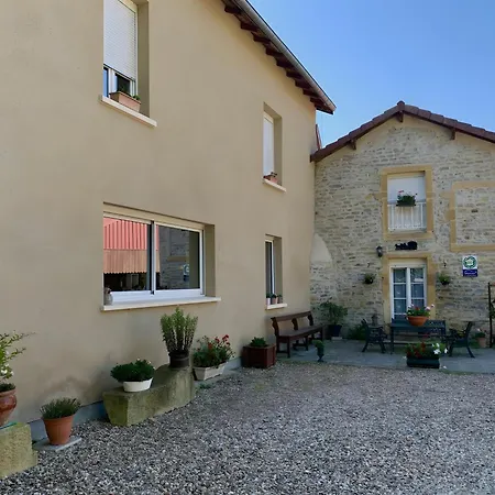 לינה וארוחת בוקר A La Cour Basse 3*