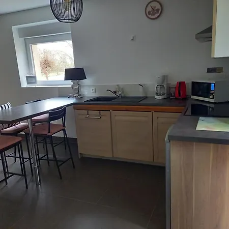 לינה וארוחת בוקר A La Cour Basse