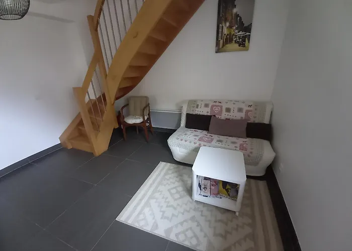 A La Cour Basse Peltre