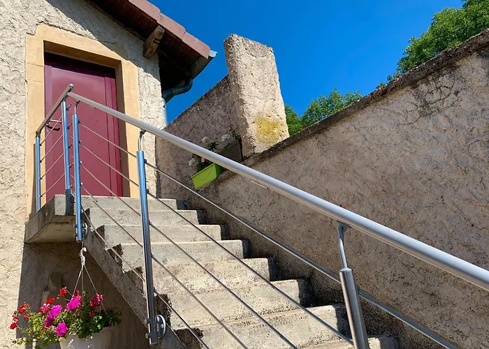 לינה וארוחת בוקר A La Cour Basse 3*