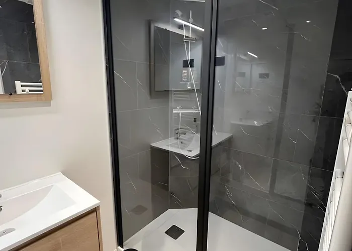 A La Cour Basse לינה וארוחת בוקר Peltre