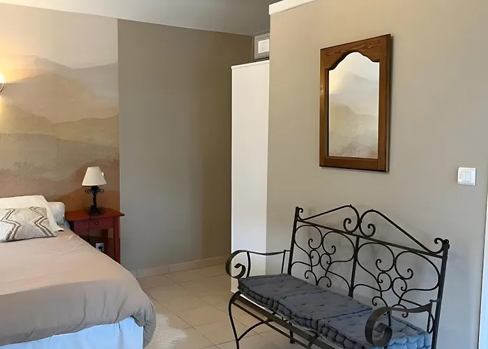 A La Cour Basse לינה וארוחת בוקר Peltre