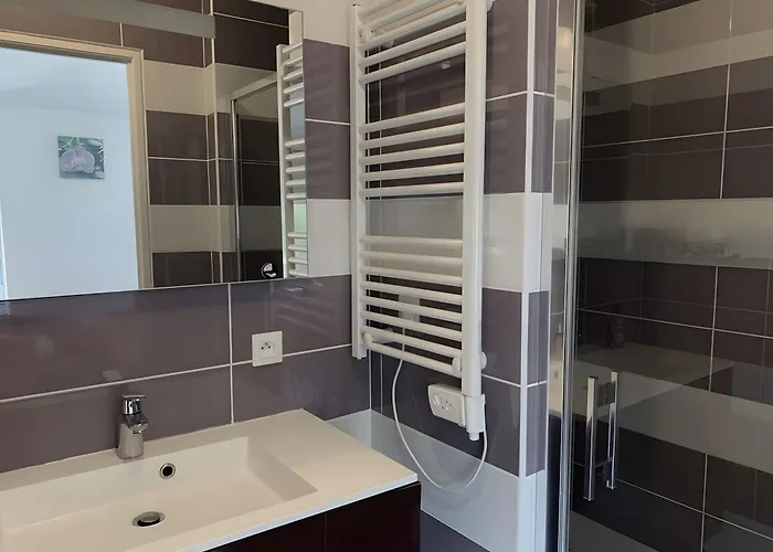 A La Cour Basse 3* Peltre