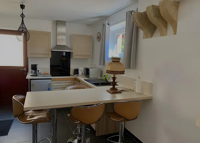 A La Cour Basse לינה וארוחת בוקר